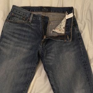 Lucky Brand 329 Classic Straight leg jeans